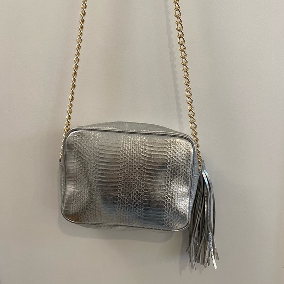 <3 Victoria’s Secret Silver metallic crossbody bag - Picture 5 of 5
